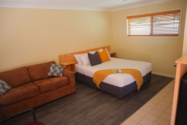 Bedroom 3, Country Roads Motor Inn Gayndah Qld, Gayndah