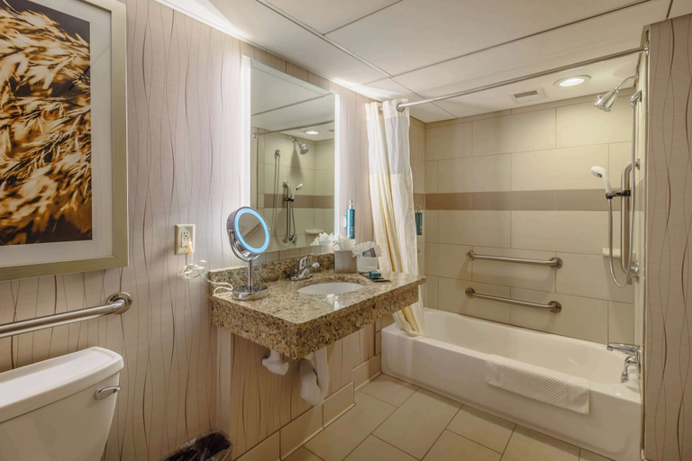 Bathroom 4, DoubleTree by Hilton Hotel Lawrence, Douglas