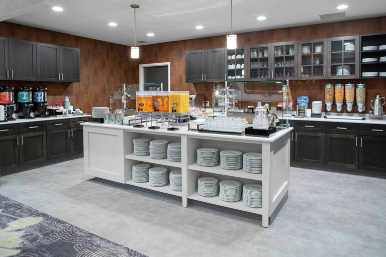 Food & Drinks 5, Homewood Suites by Hilton Lansing Eastwood, Ingham