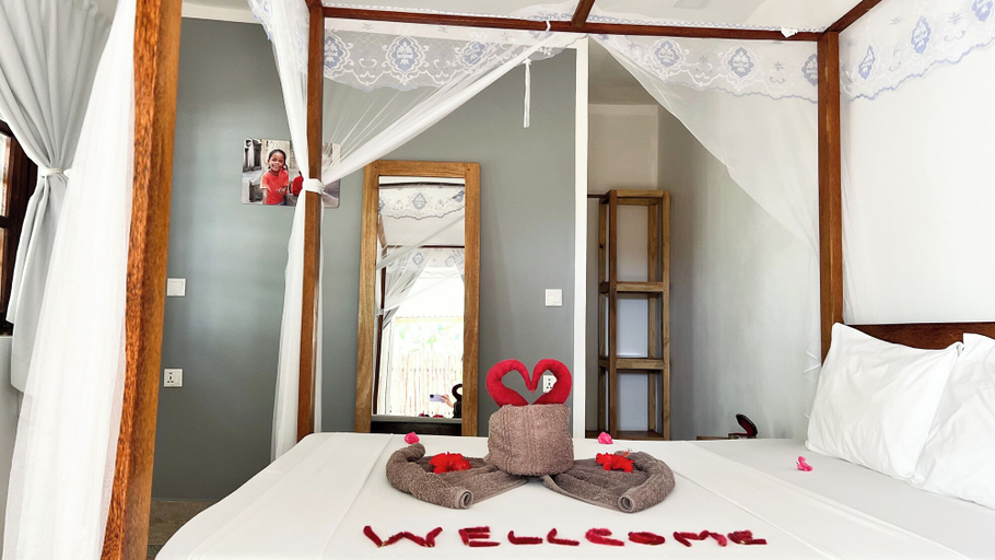Bedroom 3, Seashore Beach Hotel and Bungalow, Kaskazini 'B'