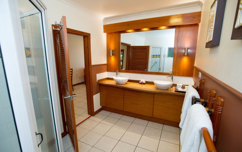 Bathroom 4, Bedarra Beach Inn, Nadroga/Navosa