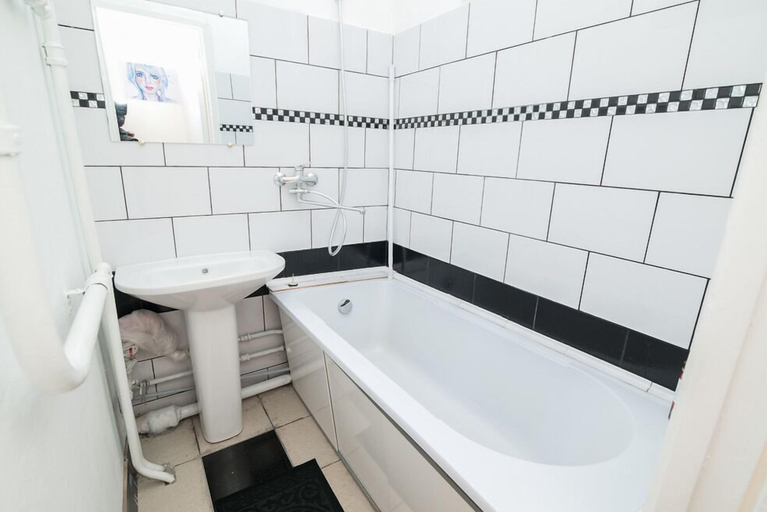 Bathroom 3, Apartment on Nizhegorodskaya 65, Central