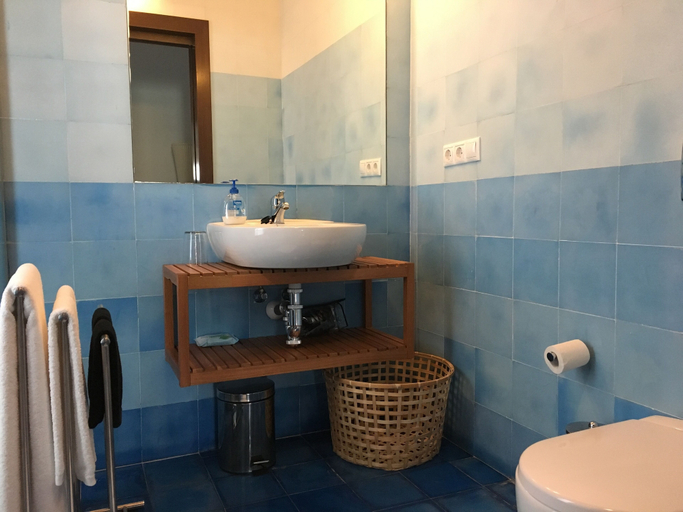 Bathroom 3, Hotel El Baciyelmo, Cáceres