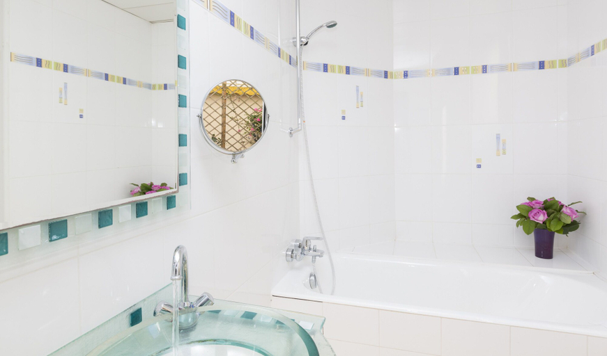 Bathroom 4, Hotel Niel, Paris