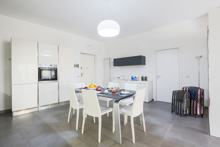 Dining room, Brand New Apartment with Terrace Solarium & Gym, Napoli