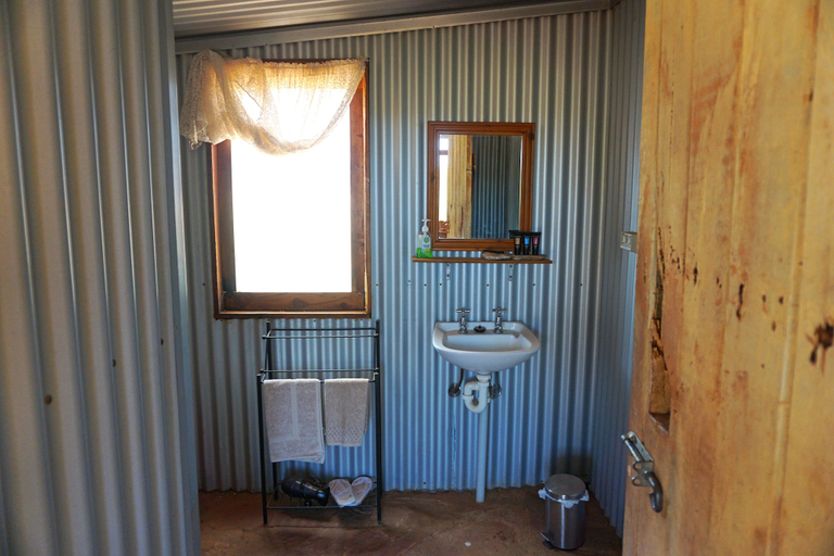Bathroom 4, Ooraminna Station Homestead, Sandover