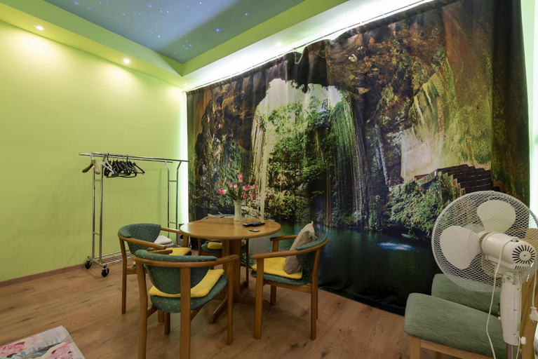 Others 5, Fanaa Apartment, Wien