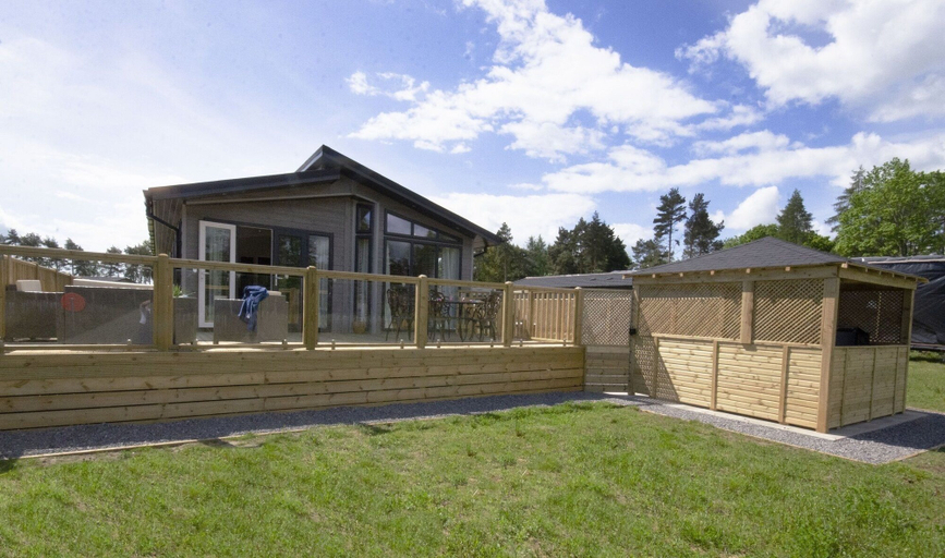 Exterior & Views 2, Hollicarrs - Lilypad Lodge, North Yorkshire