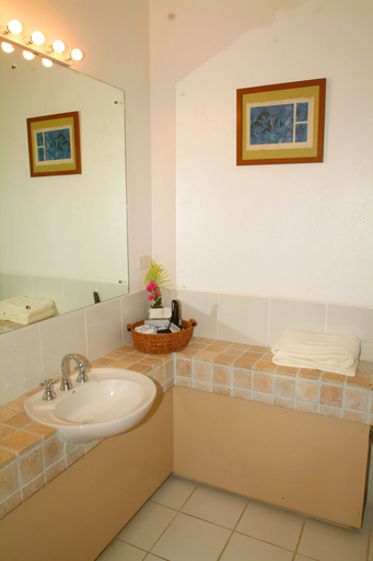 Bathroom 4, Bedarra Beach Inn, Nadroga/Navosa