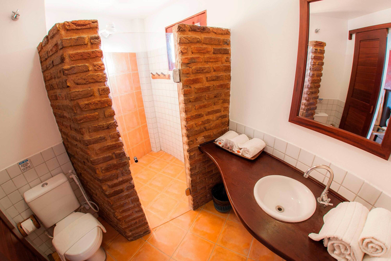 Bathroom 4, Duro Beach Hotel, Caucaia