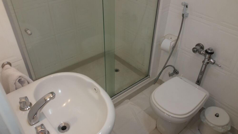 Bathroom 5, Barramares Flat, Rio de Janeiro