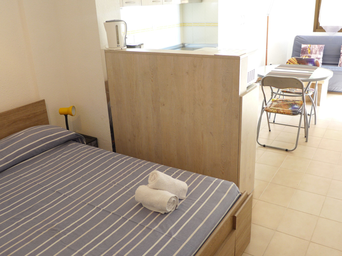Bedroom 2, Estudio Castell Joncar - A151, Girona