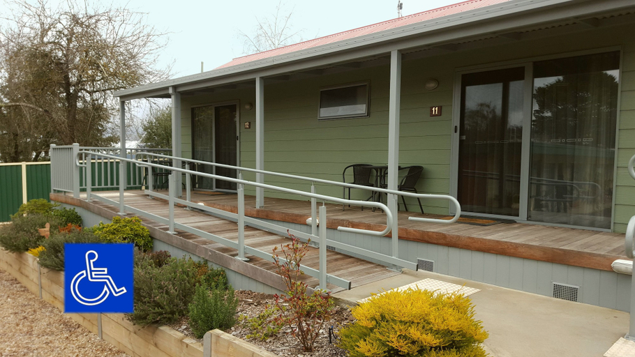 Exterior & Views 2, Daylesford Central Motor Inn, Hepburn - East