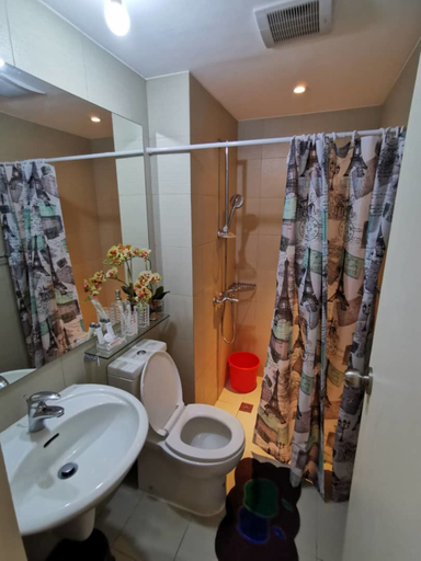 Bathroom 4, Azure Urban Resort Residences by MicasaAzure77, Parañaque