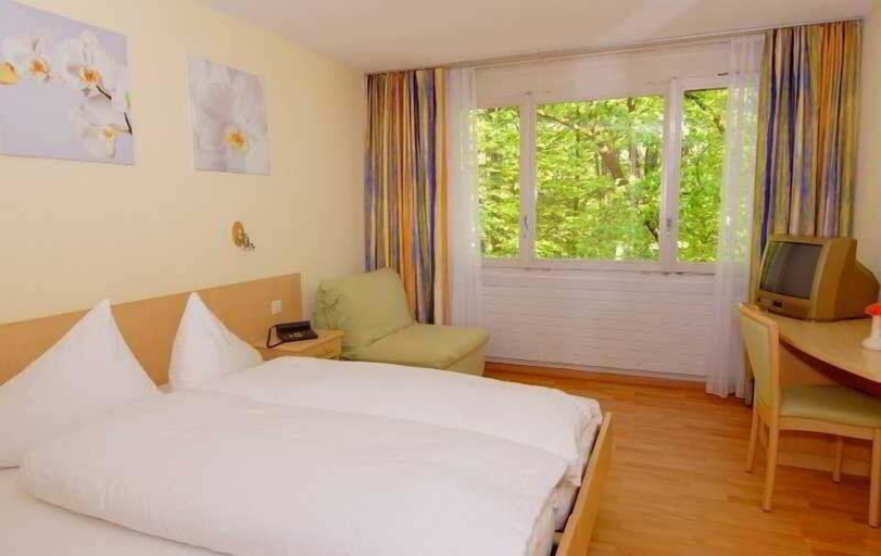 Bedroom 4, Hotel Sherlock Holmes "nur 200 m zur Gondelbahn Hasliberg", Oberhasli