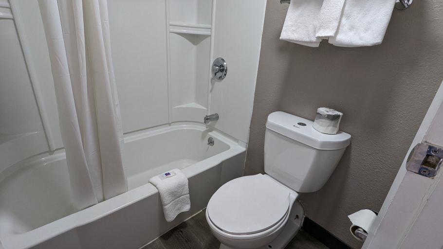 Bathroom 4, Motel 6 Leominster, Ma GA, Worcester