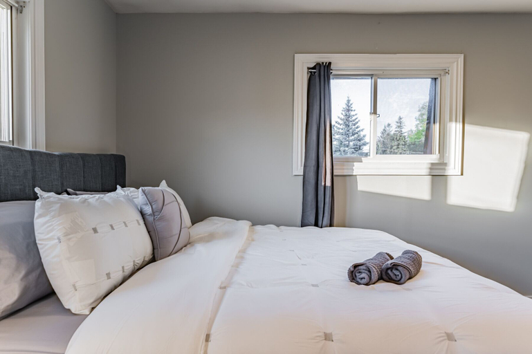 Bedroom 3, Shirlea Boutique Cottage, York