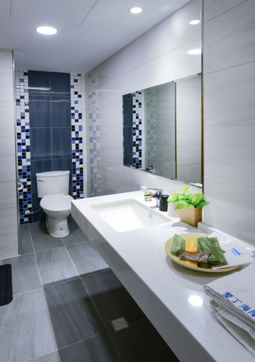 Bathroom 4, Kenting Coast Resort, Pingtung
