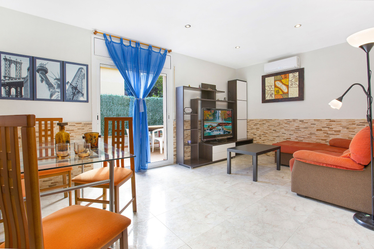 Others 5, Villa Ferreira, Girona