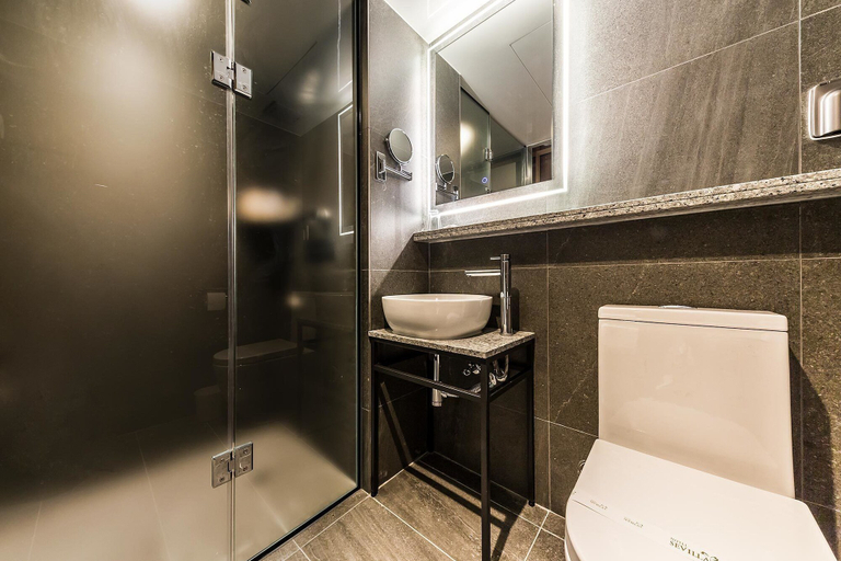 Bathroom 4, Hotel Seattle Incheon Airport, Jung