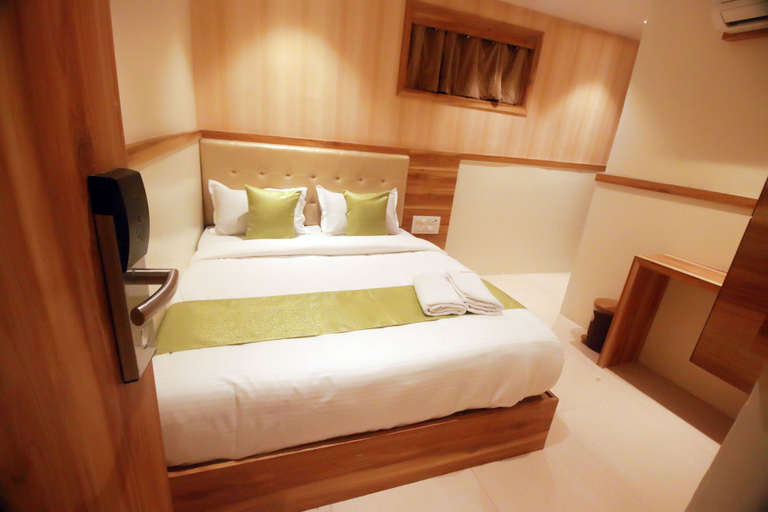 Bedroom 3, Hotel Al Madina Palace, Mumbai City