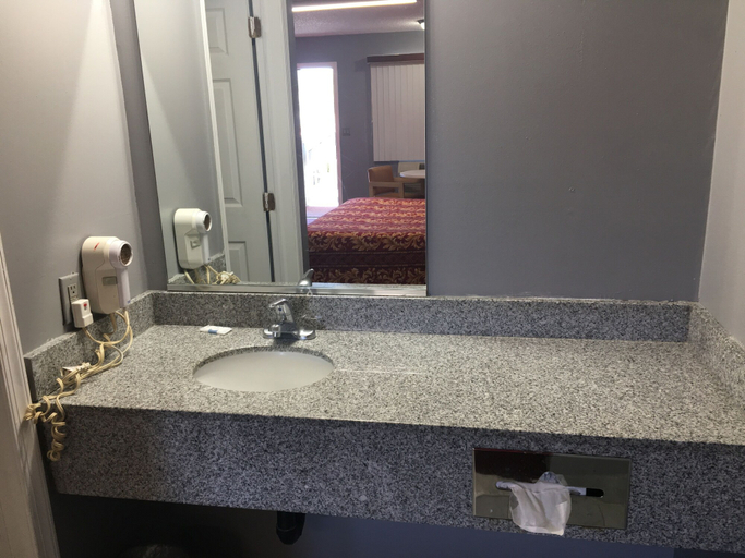 Bathroom 5, Haven Inn and Suites, Atlantic