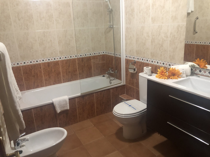 Bathroom 3, Apartamentos Solineu, Girona