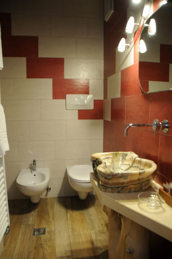 Bathroom 3, Hotel Olympia, Belluno