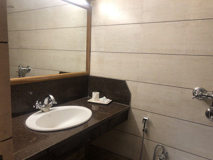 Bathroom 4, Hotel Asian Plaza Mcleodganj, Kangra