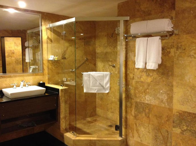 Bathroom 5, Le Meridien Panama, Panamá