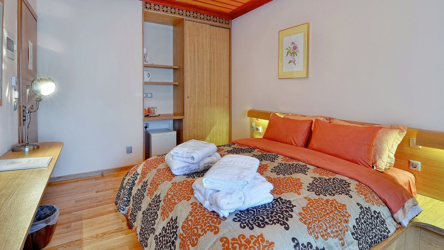 Bedroom 2, Dilofo Hotel Luxury Suites, Epirus