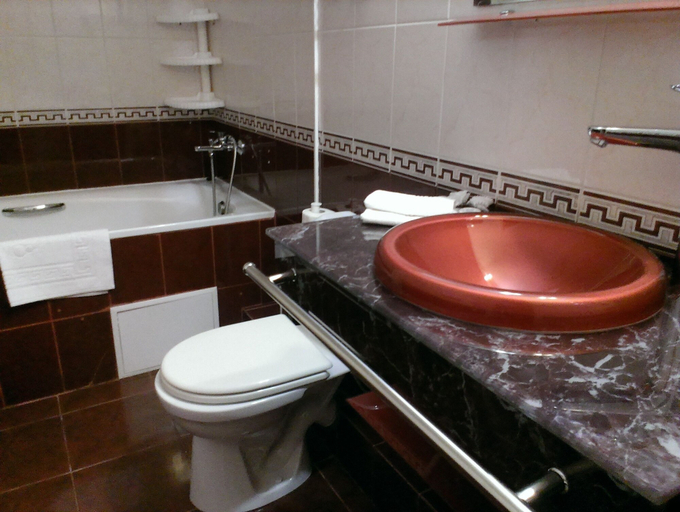 Bathroom 3, Mirniy Resort, Odes'ka