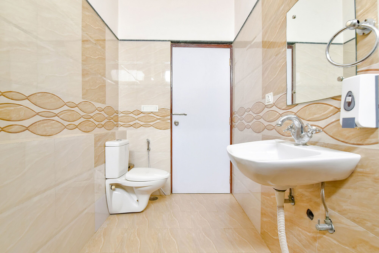 Bathroom 4, Fabhotel Bikaner Heritage, Jaipur