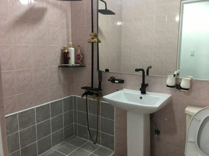 Bathroom 12