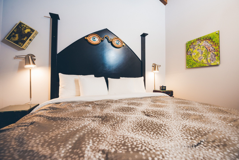 Bedroom 2, Hogsveil Cottages - Harry Potter Themed, Carroll