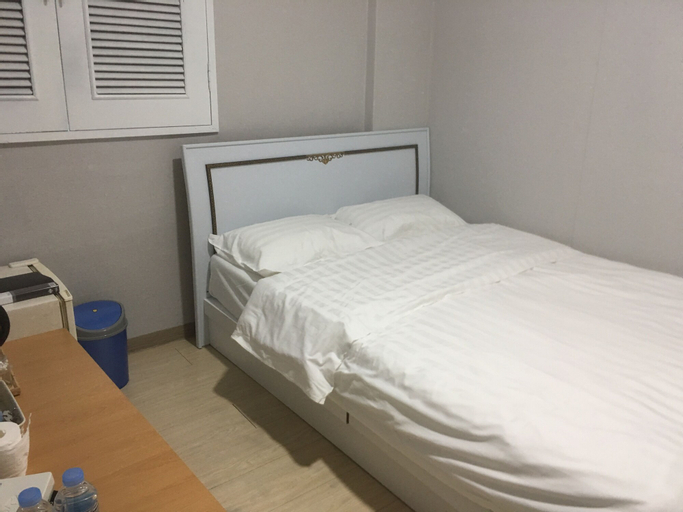 Bedroom 17