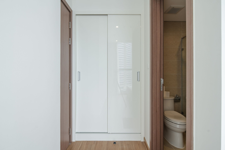 Bathroom 5, Luxury Apartment Vinhomes Skylake, Từ Liêm