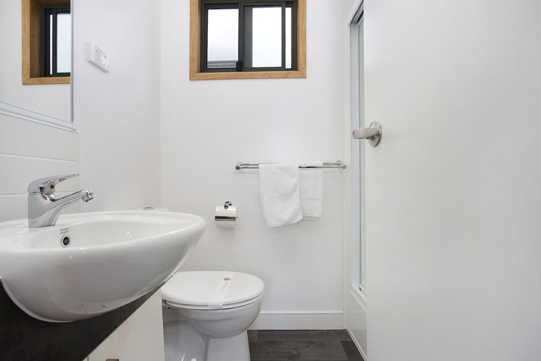 Bathroom 4, Warrnambool Holiday Village, Warrnambool