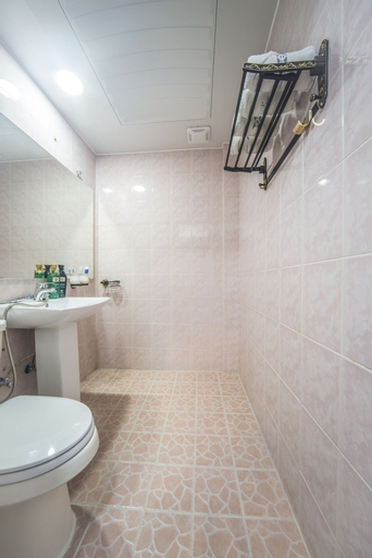 Bathroom 4