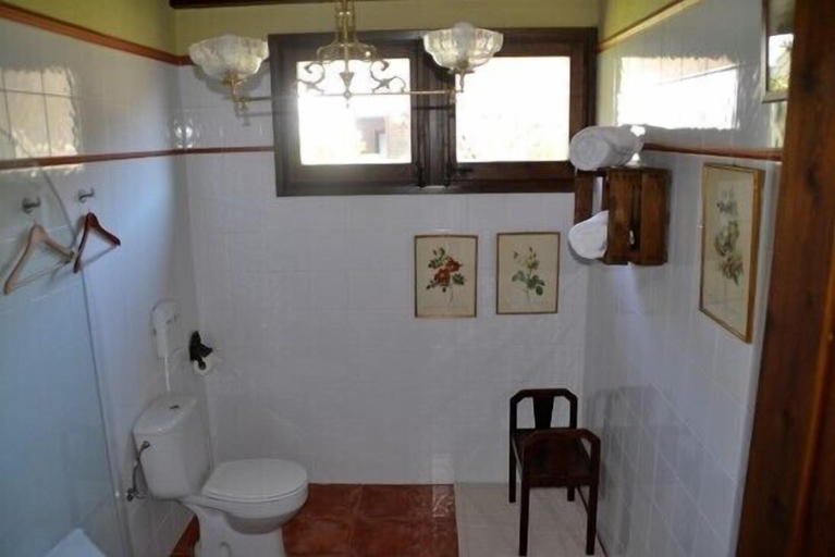 Bathroom, Hotel Cruells, Girona