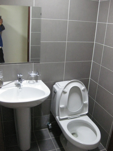 Bathroom 4, Laketel, Yeongdeungpo