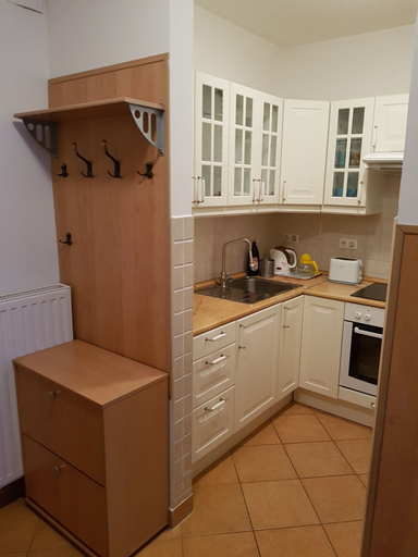 Others 5, Apollo 1 Apartman, Budapesti