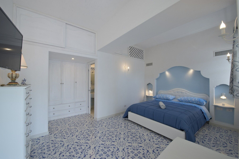 Bedroom 4, Villa Asciola, Salerno