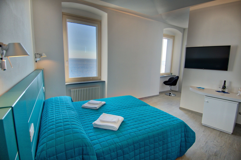 Bedroom 4, Crêuza de mä, La Spezia