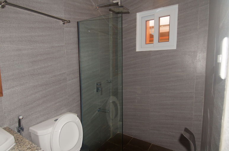 Bathroom 4, Papa Fred's Beach Resort, Puerto Galera