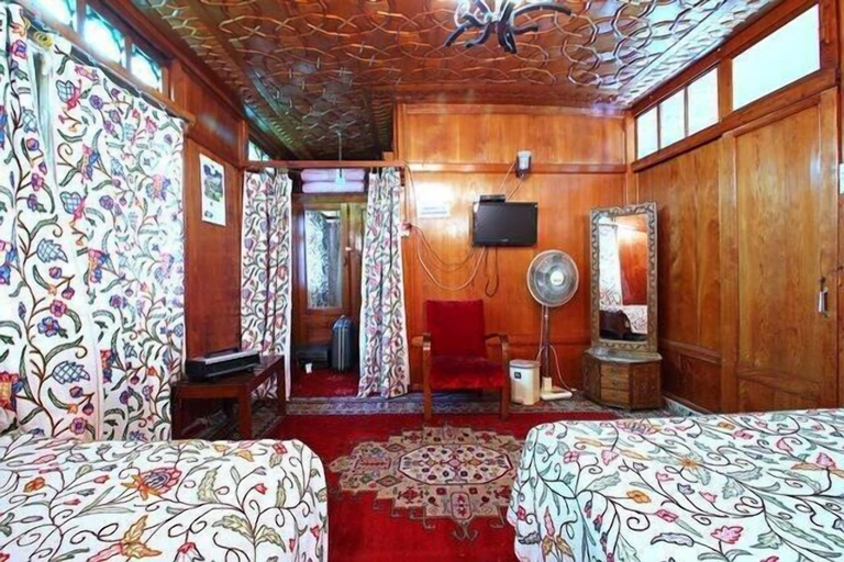 Bedroom 2, Lily of Nageen, Srinagar
