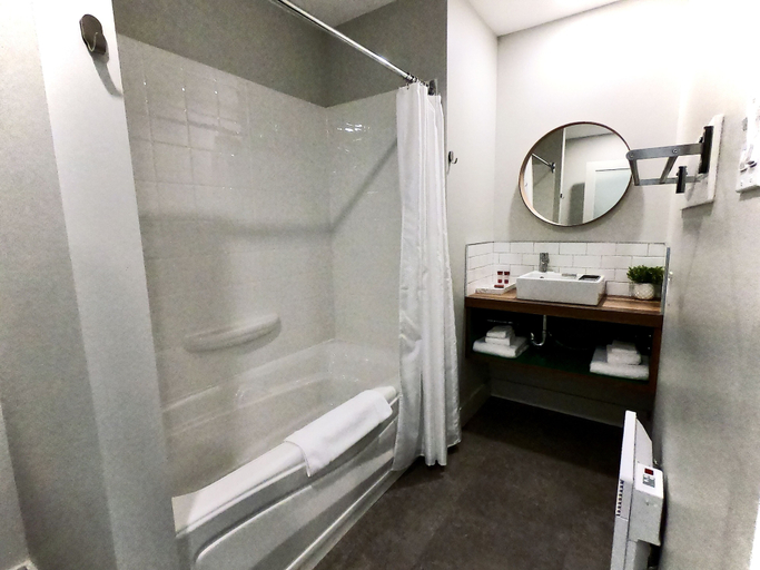 Bathroom 3, Morel Executive Suites, Madawaska