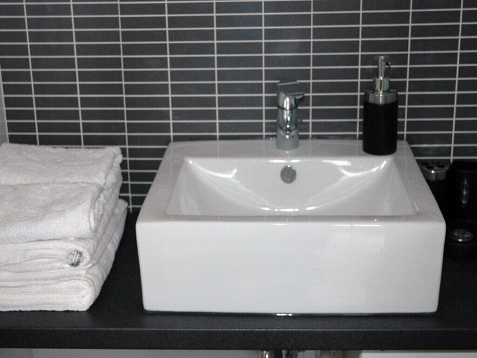 Bathroom 3, AI Apartments, Ljubljana