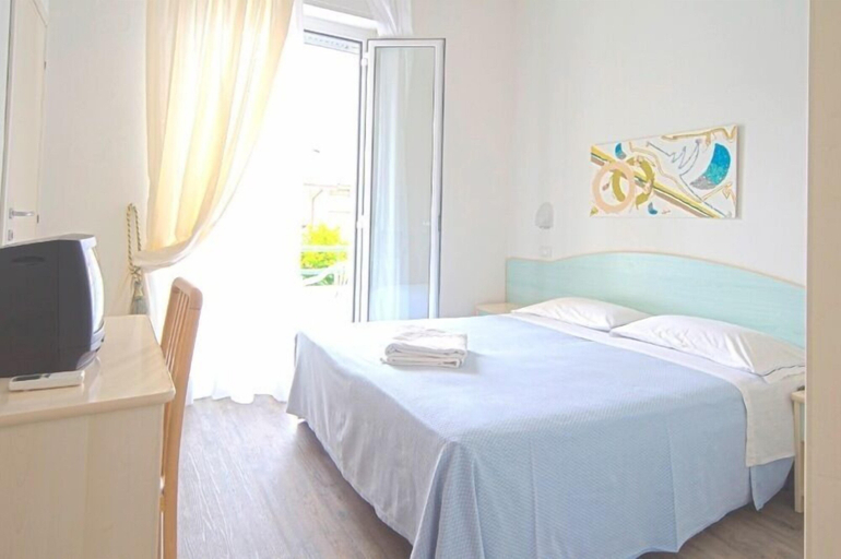 Bedroom 2, Hotel Vienna, Rimini