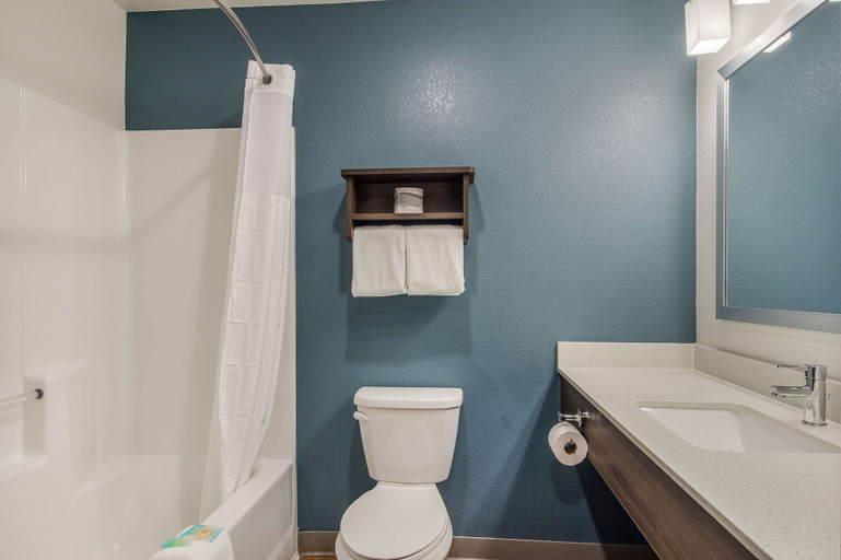 Bathroom 4, WoodSpring Suites Broomfield-Westminster, Broomfield